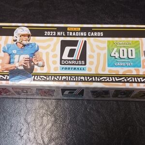 2023 Panini Donruss NFL Cards (400 Pcs.) Complete Set.